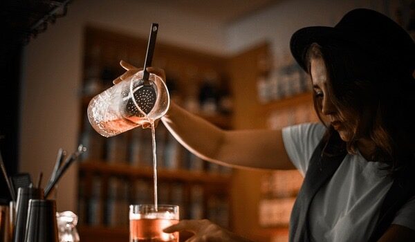 2025: El año en que el consumo de bebidas alcohólicas dejó de contar copas Analisis del sector hosteleria 2025