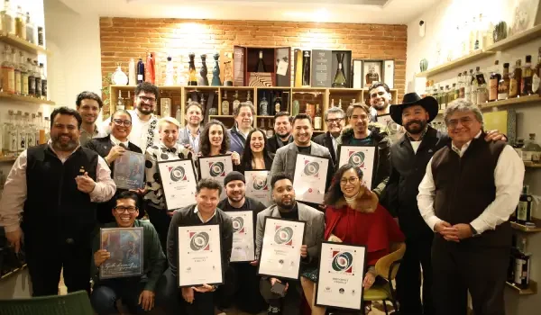 EL CRT NOMBRA A SUS NUEVAS EMBAJADAS DEL TEQUILA EN ESPAÑA