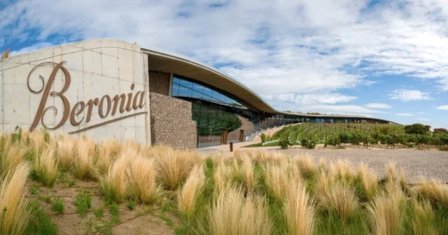 BERONIA AVANZA EN EL USO DE VIDRIO LIGERO UNIÉNDOSE A BOTTLE WEIGHT ACCORD BERONIA