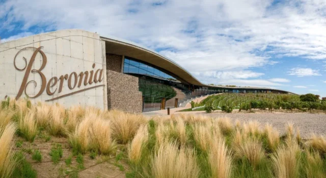 BERONIA AVANZA EN EL USO DE VIDRIO LIGERO UNIÉNDOSE A BOTTLE WEIGHT ACCORD BERONIA