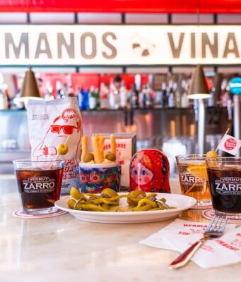 Zarro reparte vermut gratis