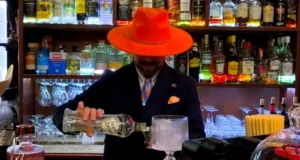 El Spritz ha muerto, larga vida al paraíso Cóctel Salvia Limone Mezcal