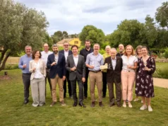 Familia Torres se une a la comunidad global B Corp™ Las bodegas de Familia Torres en España y Chile obtienen la certificación B Corp con una puntuación de 121,3 puntos, muy por encima del mínimo requerido (de 80