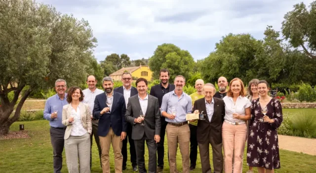 Familia Torres se une a la comunidad global B Corp™ Las bodegas de Familia Torres en España y Chile obtienen la certificación B Corp con una puntuación de 121,3 puntos, muy por encima del mínimo requerido (de 80