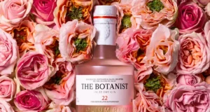 THE BOTANIST: LA GINEBRA QUE RECOGE A MANO LA ESENCIA SALVAJE DE LA ISLA DE ISLAY The Botanist Gin