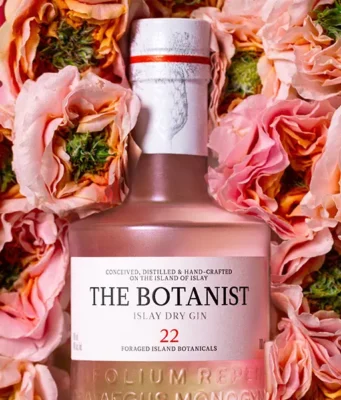 THE BOTANIST: LA GINEBRA QUE RECOGE A MANO LA ESENCIA SALVAJE DE LA ISLA DE ISLAY The Botanist Gin