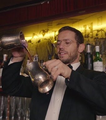 TODOS LOS BARTENDERS SE PARECEN